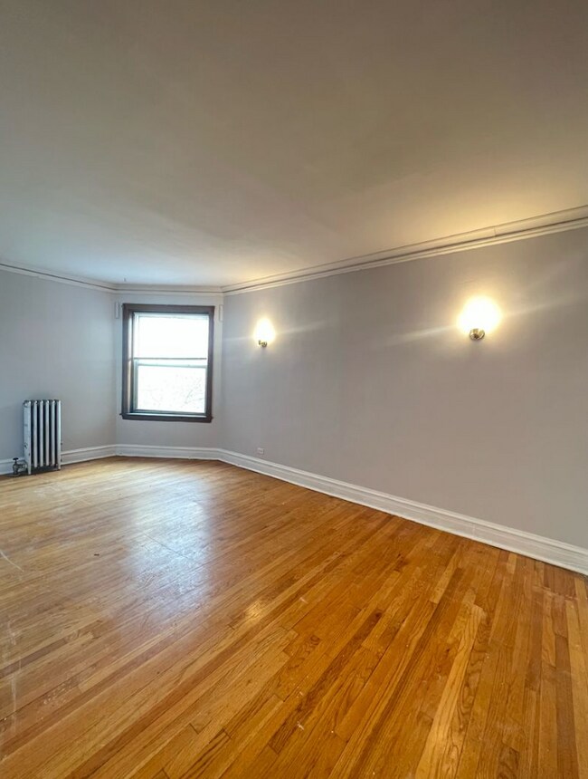 Building Photo - 4830 W Addison St
