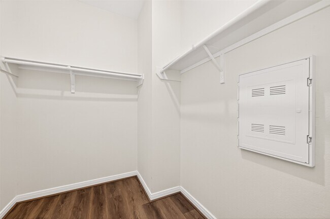 Building Photo - 12602 Blue Jay Dr