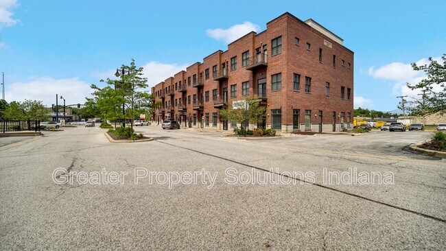 Building Photo - 60 University Dr