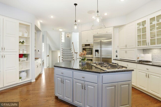 Building Photo - 14888 Pondview Cir