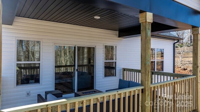 Building Photo - 115 Brentwood Dr