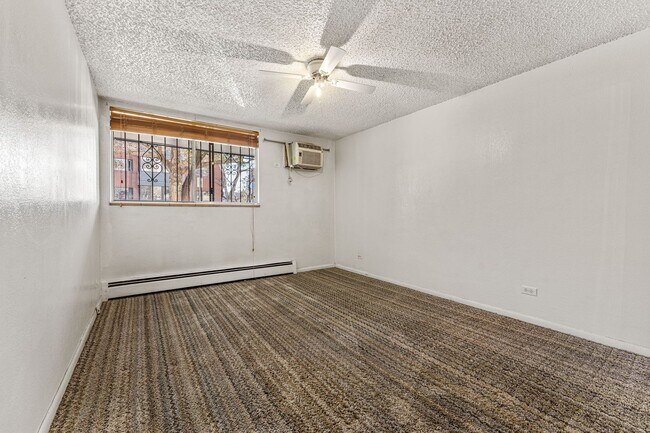 Building Photo - Condo in Historic Governor's Park!