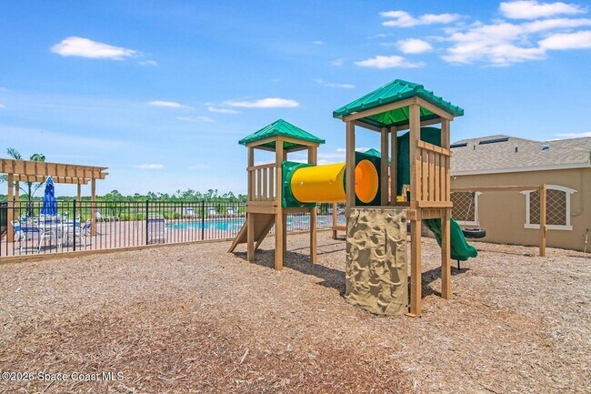 Building Photo - 514 Old Country