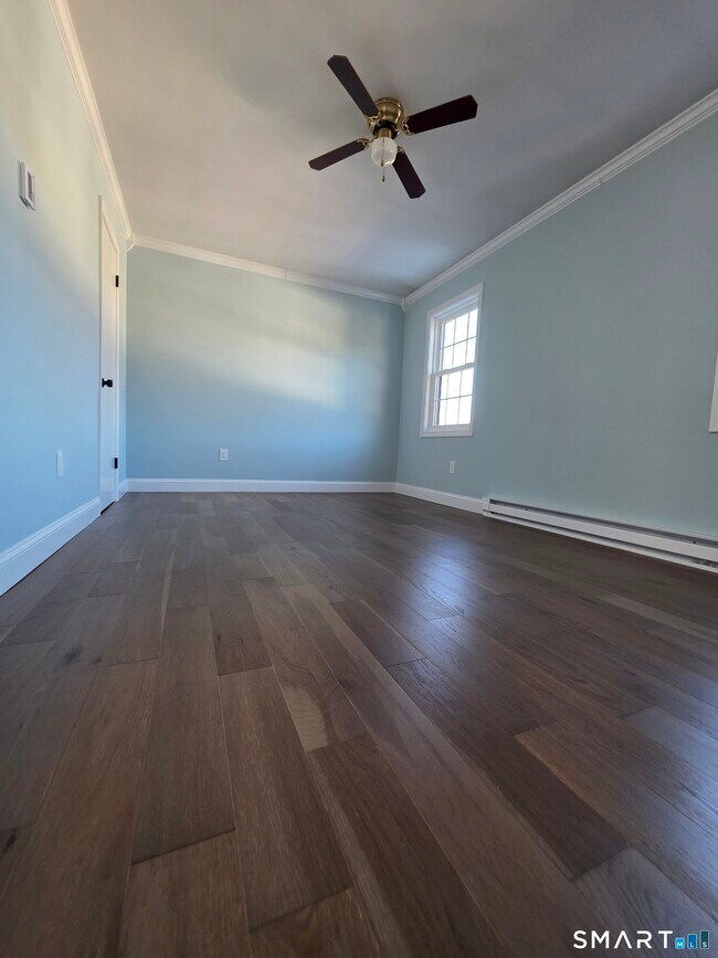 Building Photo - 87 Aspetuck Vlg