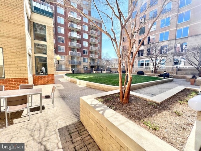 Building Photo - 3830 9th St N