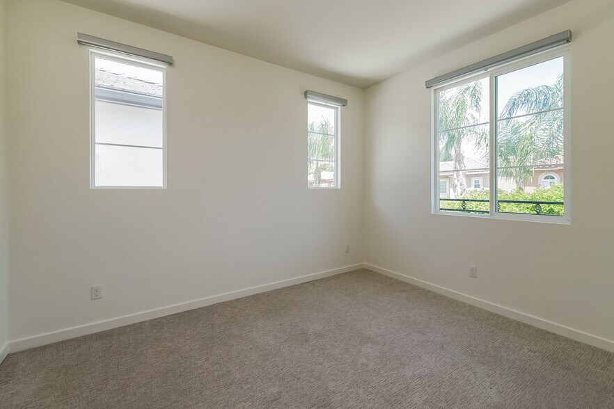 Building Photo - 8255 Sophie Ct