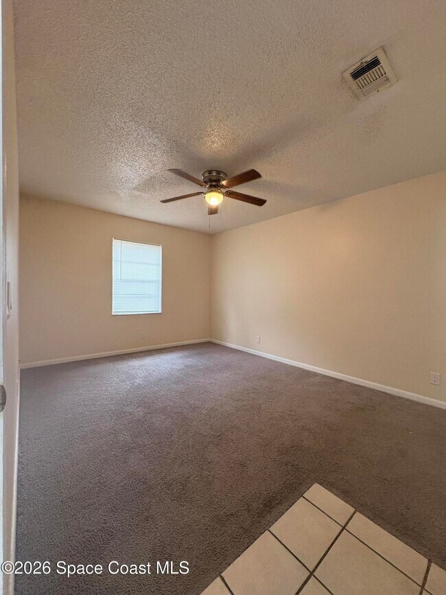 Building Photo - 2000 Agora Cir SE