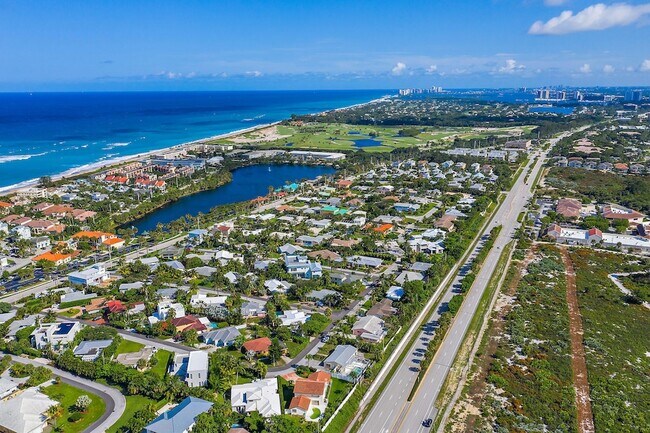 Building Photo - 461 Jupiter Ln