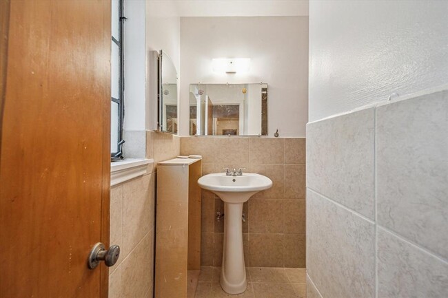Building Photo - 3825 Gramercy St