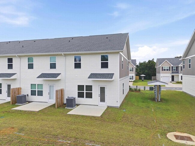 Building Photo - 5530 Lexlee Blvd