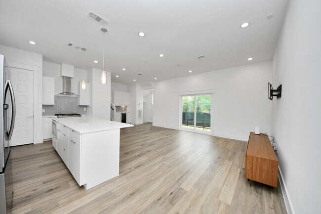 Building Photo - 4608 Coke St