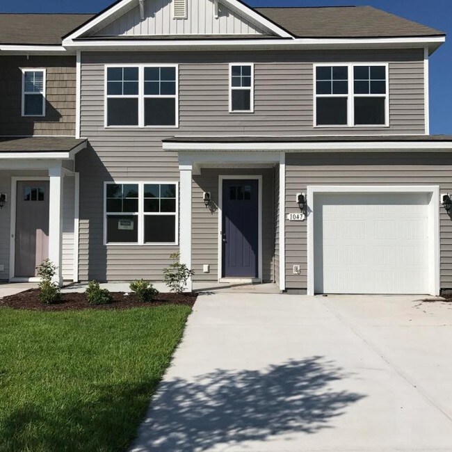 Building Photo - 1047 Tee Shot Drive