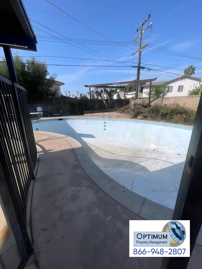 Building Photo - Summer-Ready Pool Home in Pomona
