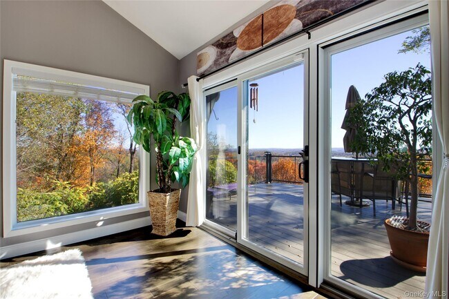 Building Photo - 26 Summit Cir Dr