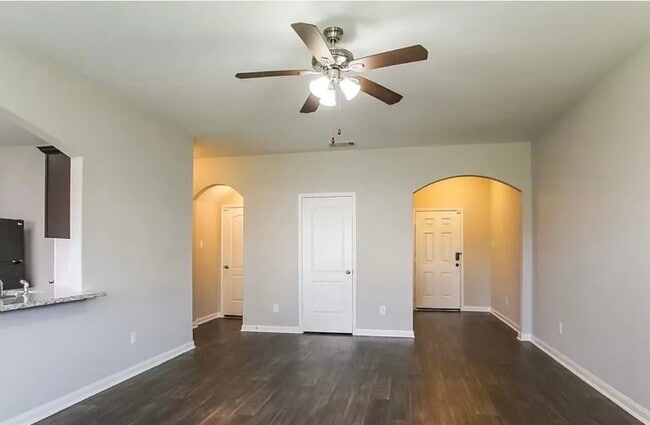 Building Photo - 2011 Sweet Lilac Dr