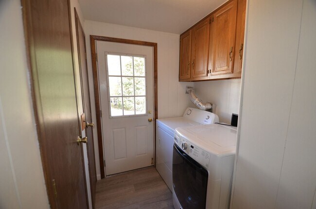 Building Photo - 1154 Straight Creek Dr