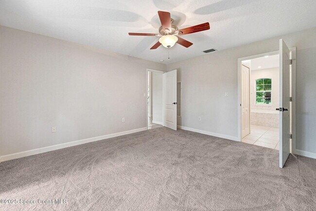 Building Photo - 1135 Egret Lake Way