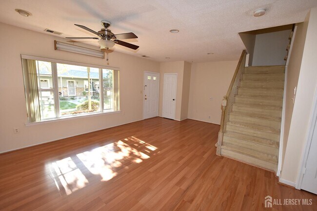 Building Photo - 56 Sassafras Ct