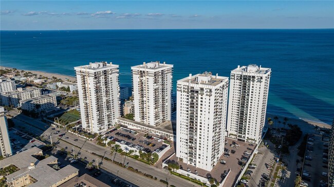 Building Photo - 2101 S Ocean Dr