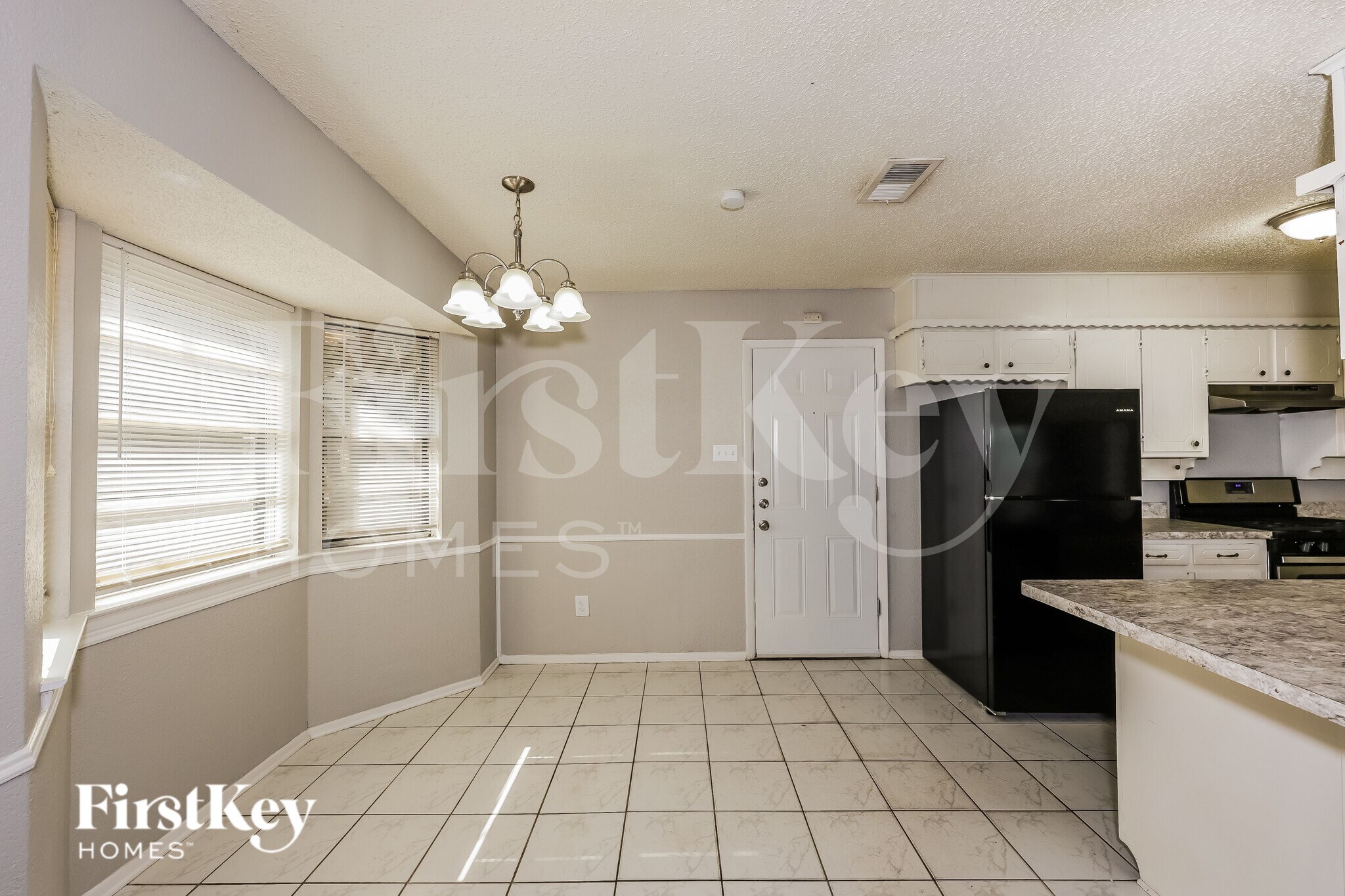 Building Photo - 813 Rose St