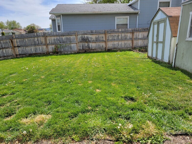 Building Photo - 8095 Twain Cir