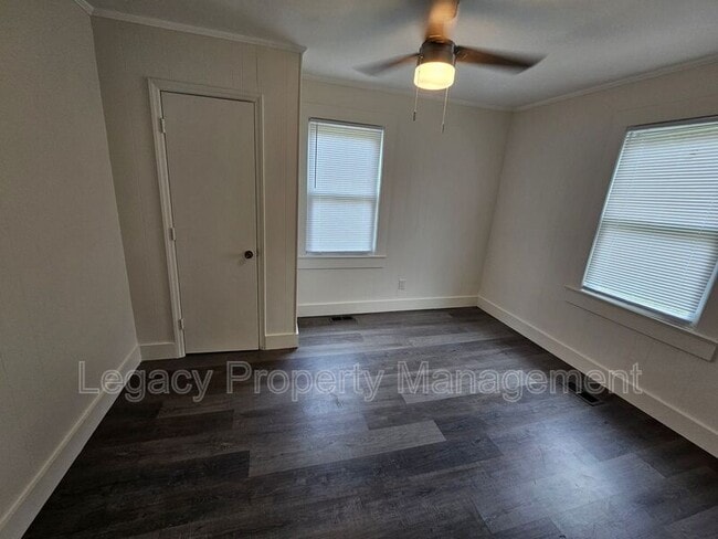 Building Photo - 1819 Wood Ave