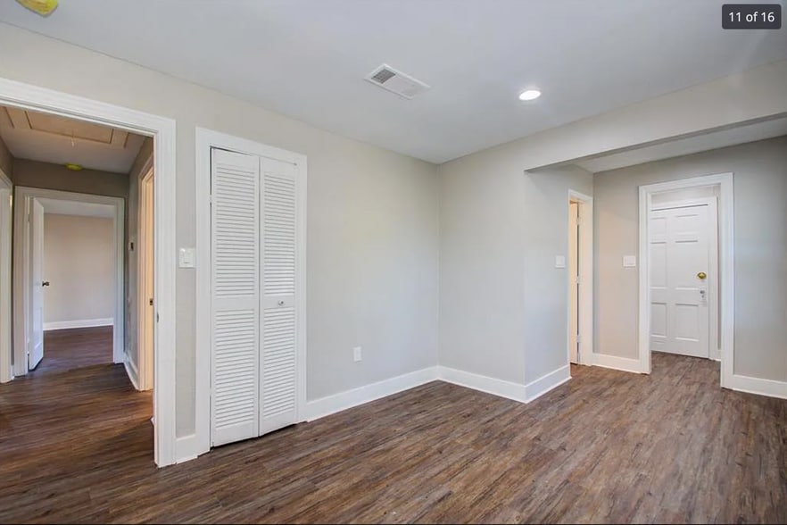 Building Photo - 417 Sue St