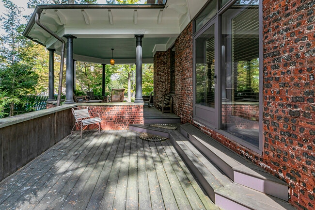 Building Photo - 54 Hodge Rd