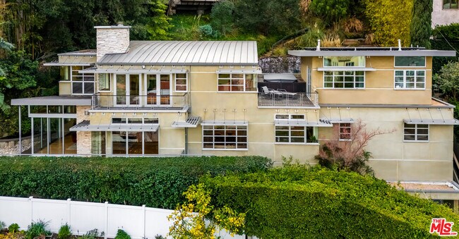 Primary Photo - 1625 N Crescent Heights Blvd