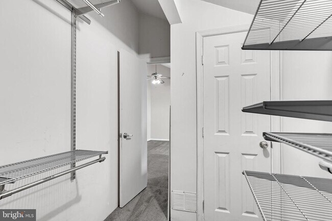 Building Photo - 1639 Carriage House Terrace