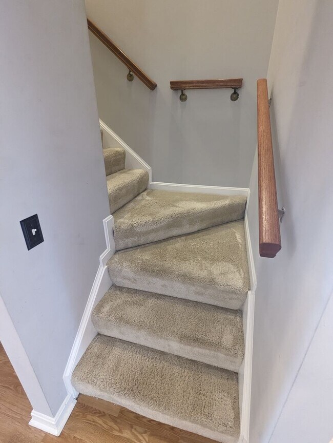 Building Photo - END UNIT townhouse in Ballenger Creek neig...