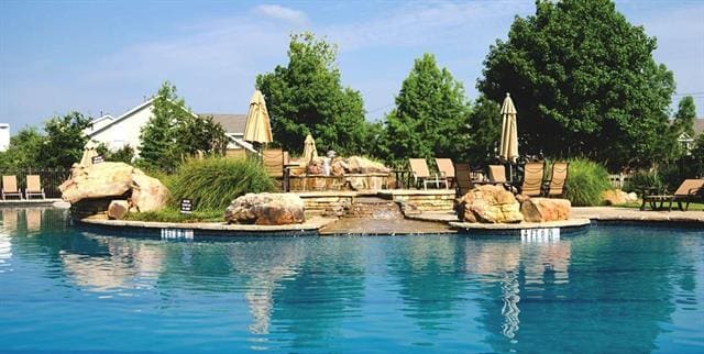 Building Photo - 760 Bradford St