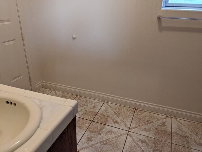 Building Photo - 8638 Rd 30