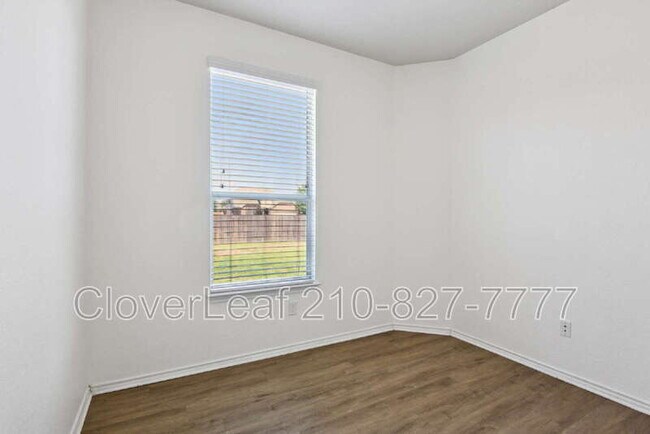 Building Photo - 3628 Lazy Diamond