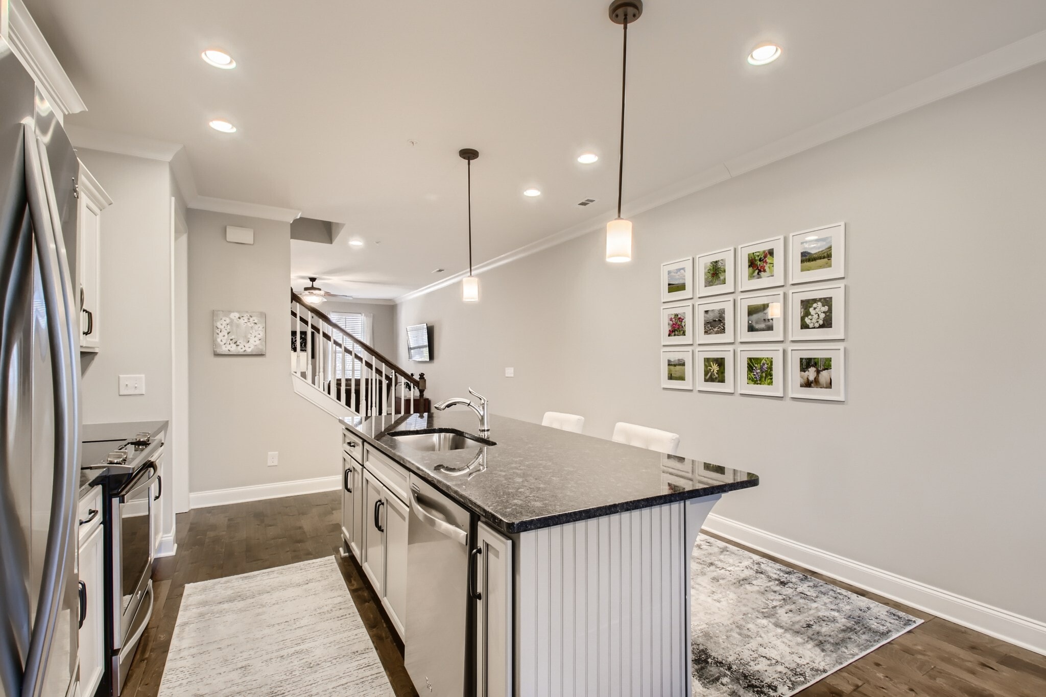 Kitchen Island! - 1608 Hampshire Plz