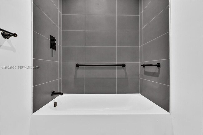 Building Photo - 753 NW 30th St