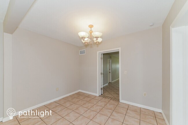 Building Photo - 5608 Murdock Ave