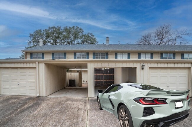 Building Photo - 6404 Olympia Dr