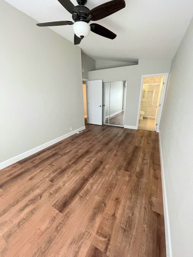 Building Photo - Conveniently Located Single Level Soda Cre...