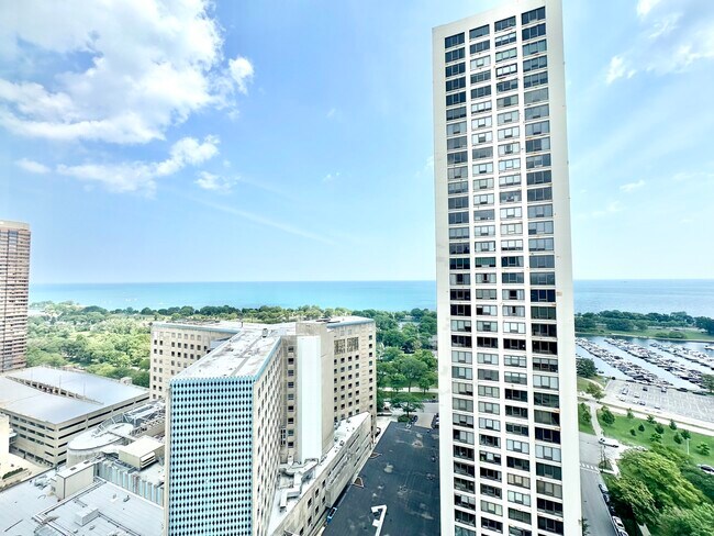 Building Photo - 330 W Diversey Pkwy
