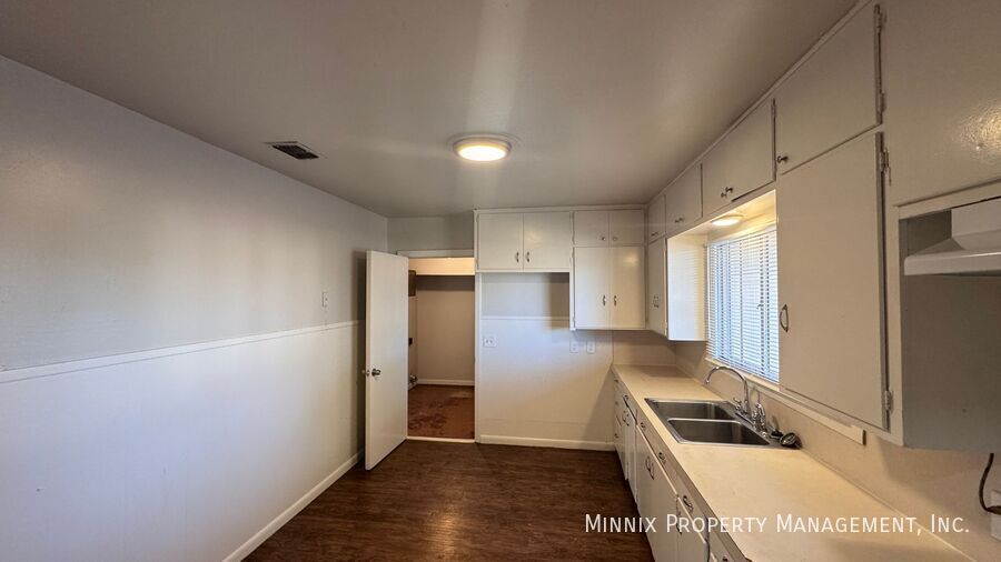 Building Photo - 2505 39th St
