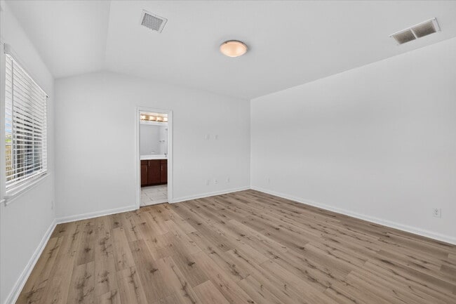 Building Photo - 1261 Rosebush Rd