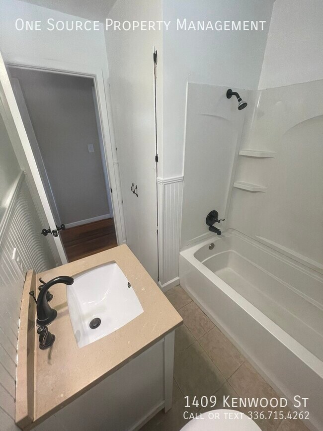 Building Photo - 1409 Kenwood St