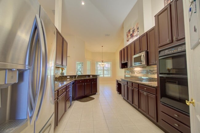 Building Photo - 1577 Cherry Ridge Dr