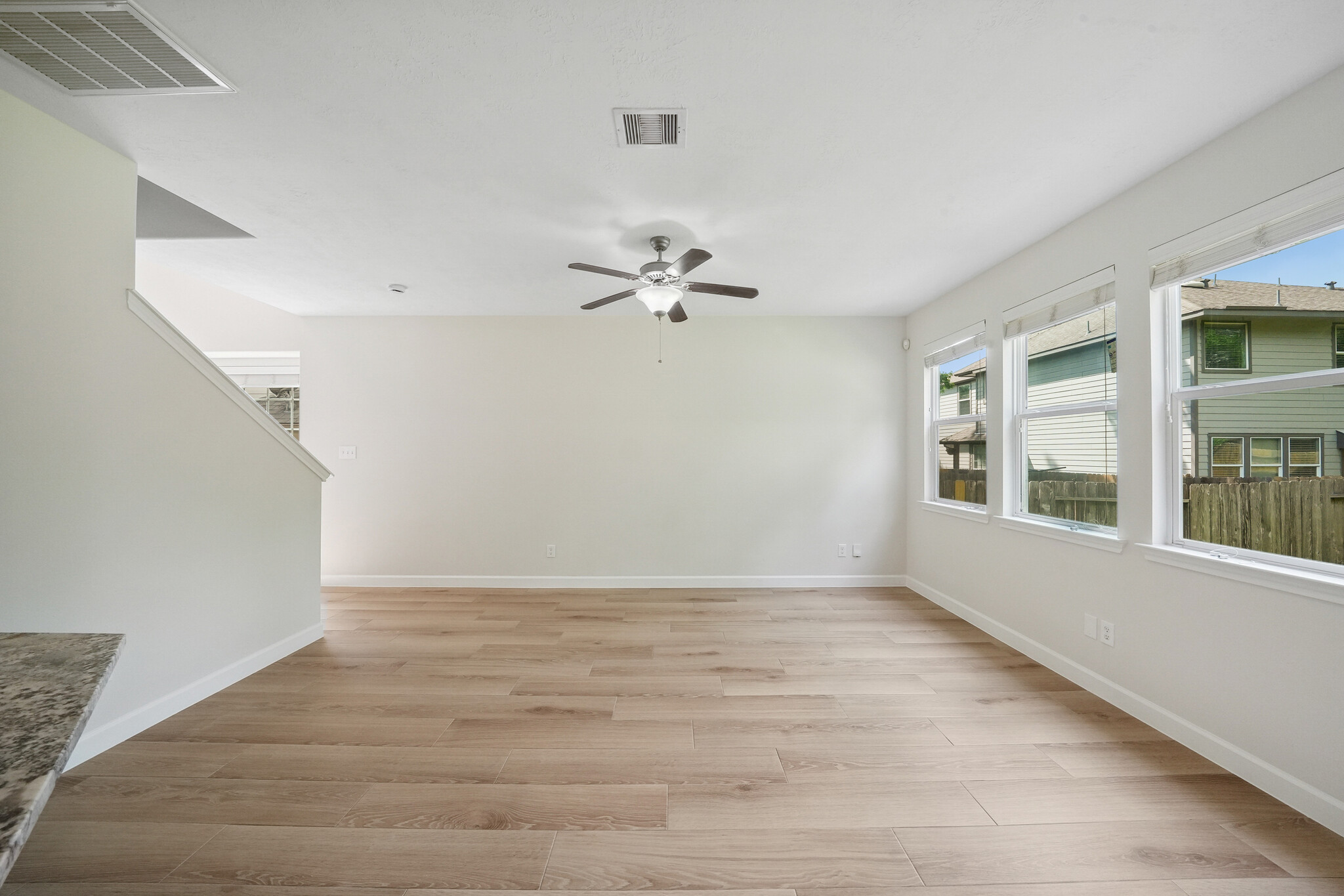 Building Photo - 10 Fairlee Ct