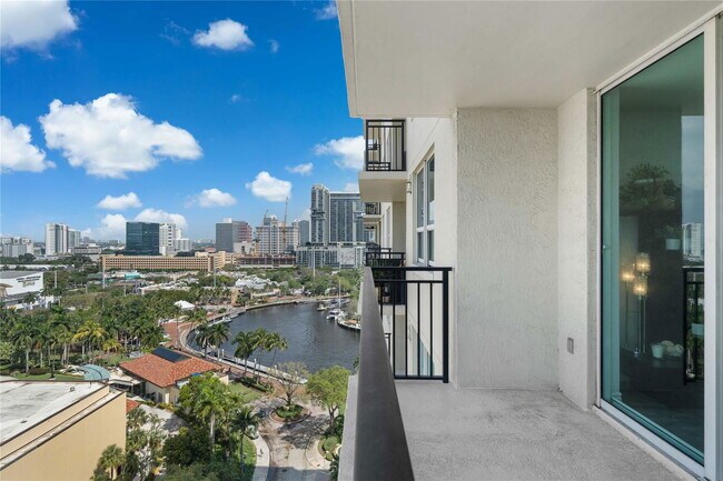 Building Photo - 600 W Las Olas Blvd