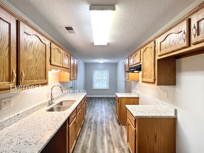 Building Photo - 1036 Cambrain Cove