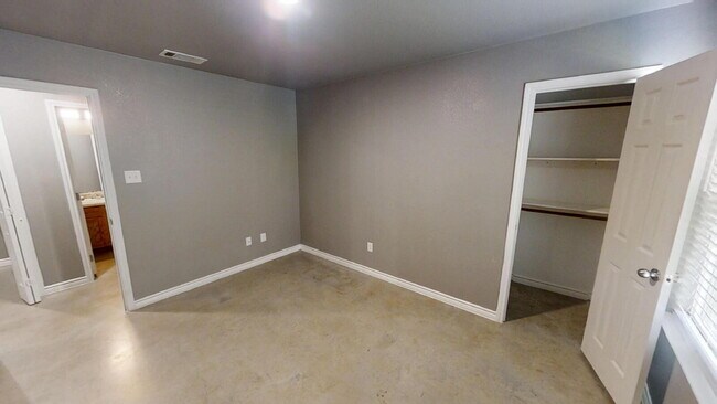 Building Photo - Discover modern living with a stylish edge in this beautifully designed 3 bedroom duplex!