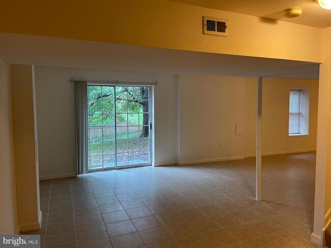 Building Photo - 2807 White Birch Ct