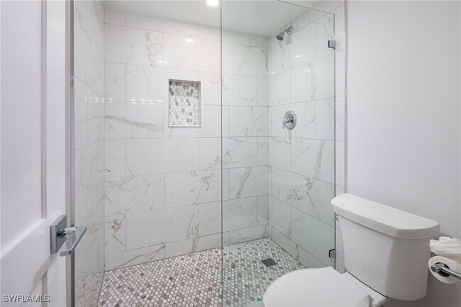 Building Photo - 10475 Gulf Shore Dr